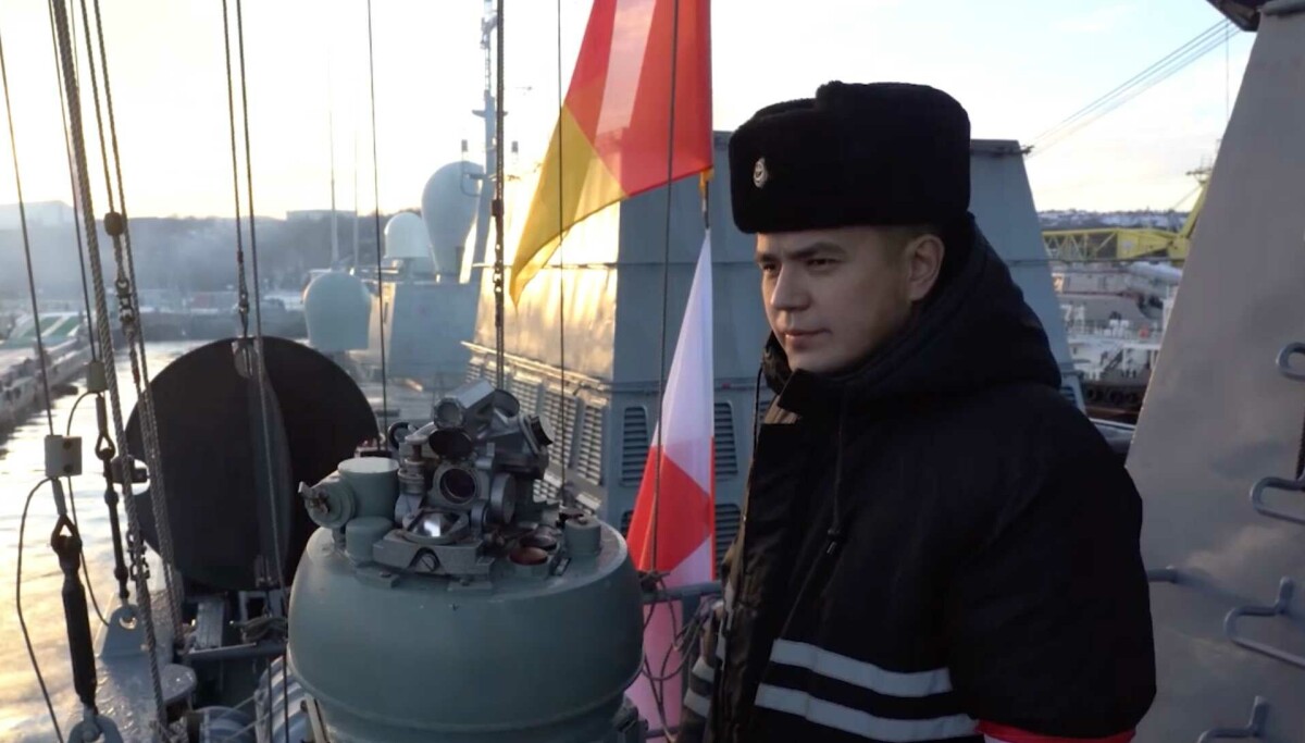 New frigate Admiral Golovko sets out from Severomorsk on 'world tour'