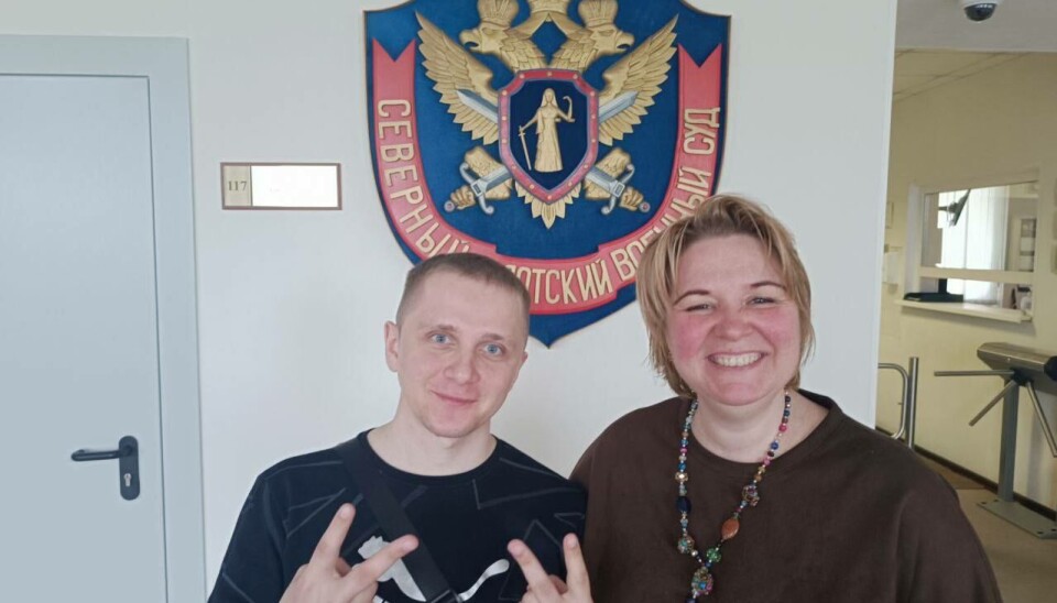 Дмитрий Василец в Северно флотском военном суде в городе Североморск Мурманской области в день апелляции, когда срок был сокращен на три месяца. Рядом с Дмитрием стоит его адвокатесса.