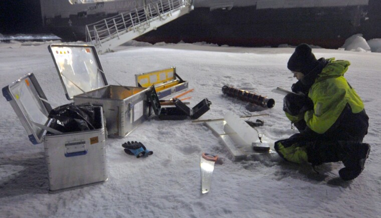 Norwegian scientists working in the Arctic