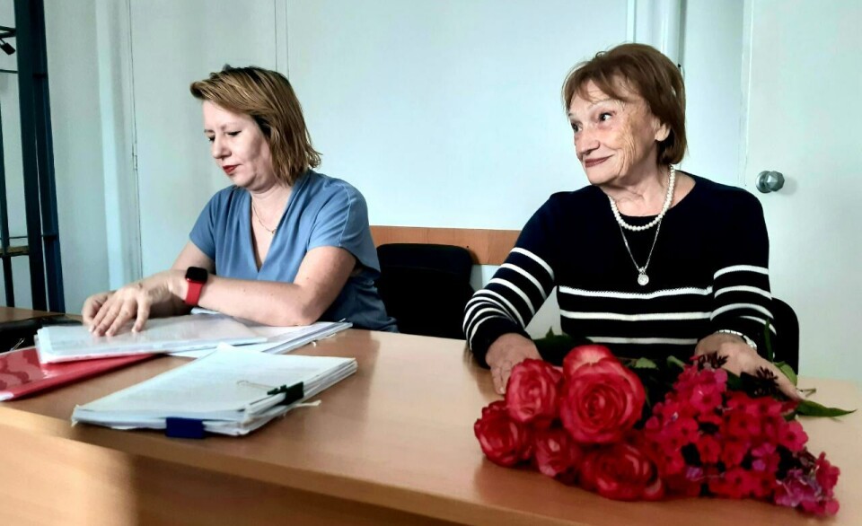 Tatyana Savinkina together with her lawyer Natalia Chernova. Savinkina's support group during the trial gave the accused flowers.
