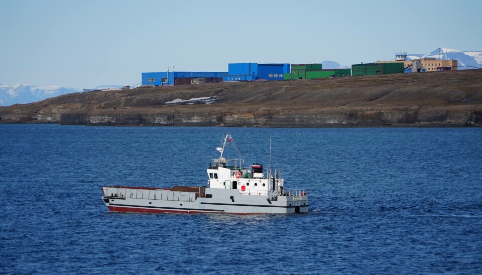 The Kapp Heer heliport serves the Russian settlement of Barentsburg. During the last part of the Cold War, it was argued that with the heliport's strategic location it could easy be militarized in a conflict.