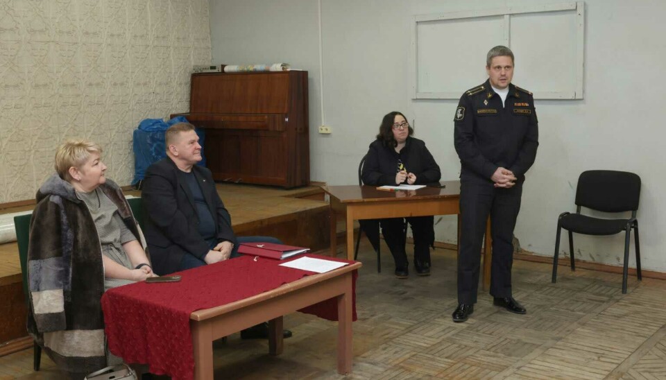 Editor of Na Strazhe Zapolyaria Andrei Luzik (right) together with former editor Vladimir Levchuk and Head of the Murmansk Journalist Union Svetlana Soldatova (left).
