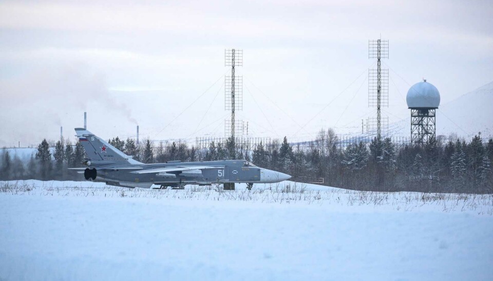 The settlement of 27 km houses personnel who serve at the Monchegorsk air base.
