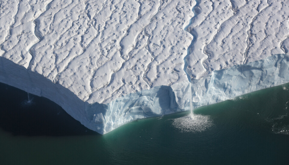 The front cliffs of Austfonna glacier (here Bråsvellbreen) rise for more than 180 km