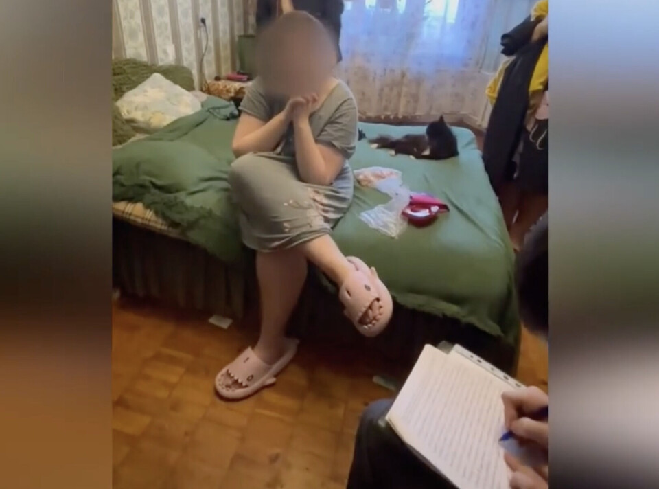 Raid and interrogation in the home of a 17-year-old girl.