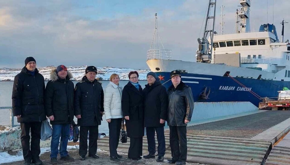 Sergei Dubovoy (no 2 from right) and Irina Prosolenko (center) from the Murmansk regional Duma in the port of Ostrovnoy.