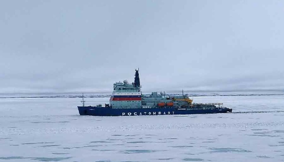 Новый ледокол «Якутия» совершает первый рейс к нефтяному терминалу в Северной бухте в Енисейском заливе.