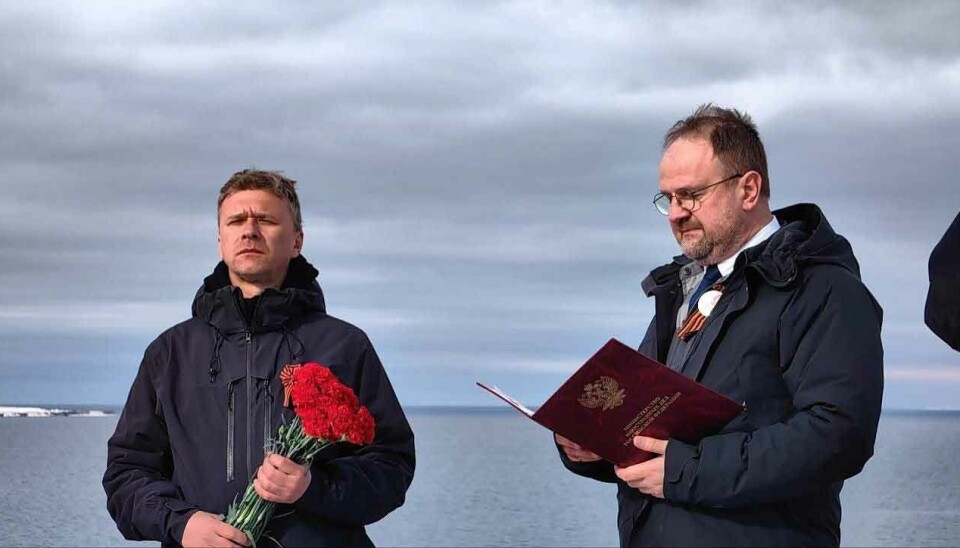 General Consul Andrei Chemerilo (right) and Director of Arktikugol Ildar Neverov.