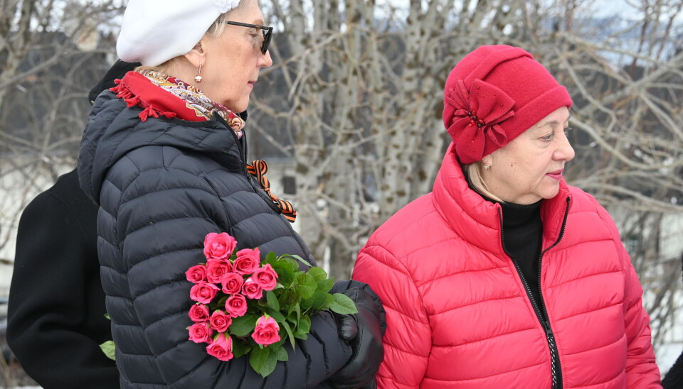 In front of Kirkenes war memorial, Sergei recorded video greetings to Russian soldiers in Ukraine