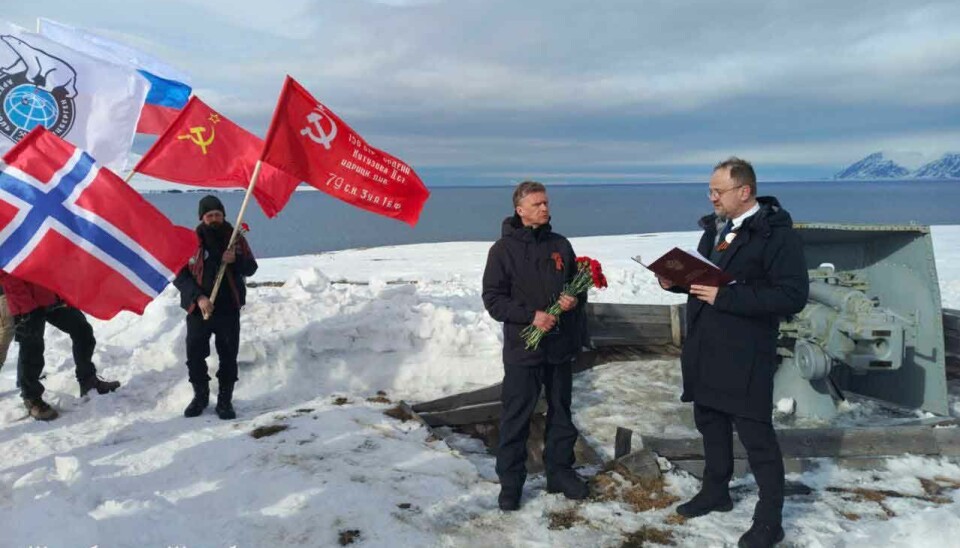 Russian General Consul Andrei Chemerilo (right) together with Director of Arktikugol Ildar Neverov.