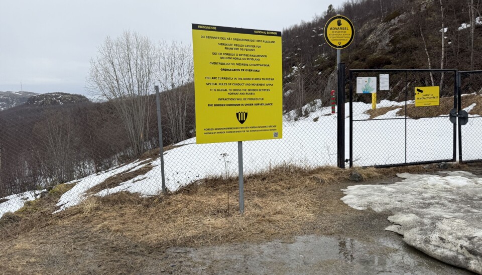 Норвежско-российский пограничный забор в Скафферхуллете, бывшей дороге, использовавшейся в советское время норвежцами во время строительства гидроэлектростанции в Борисоглебске. В этом месте норвежские власти планируют установить более надежное препятствие для предотвращения незаконных пересечений.