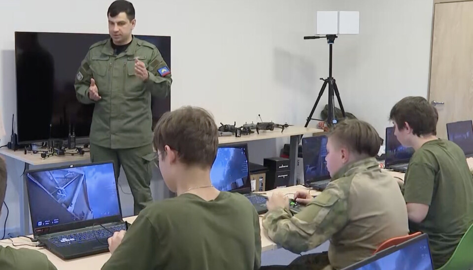 Обучение детей управлению дронами в центре «Воин» drons school