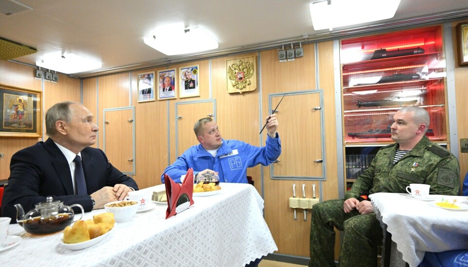 On March 27, Vladimir Putin was onboard the Yasen-A class nuclear-powered submarine Arkhangelsk when docked in Murmansk. To the right, deputy commander of the Russian navy, Major General Mikhail Gudkov. The medal on his chest is 'Hero of Russia.'