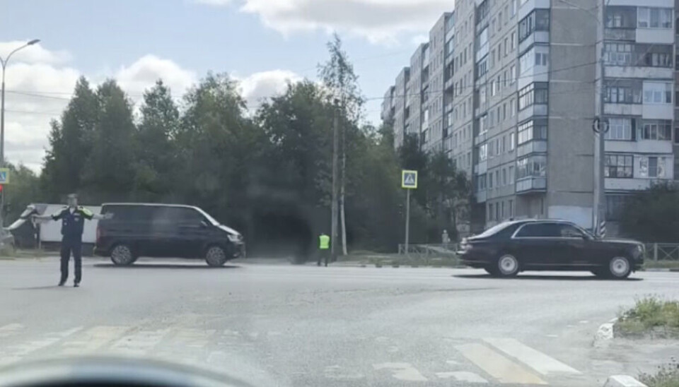 Скриншот из видео: президентский контреж движется в сторону Севмаша.