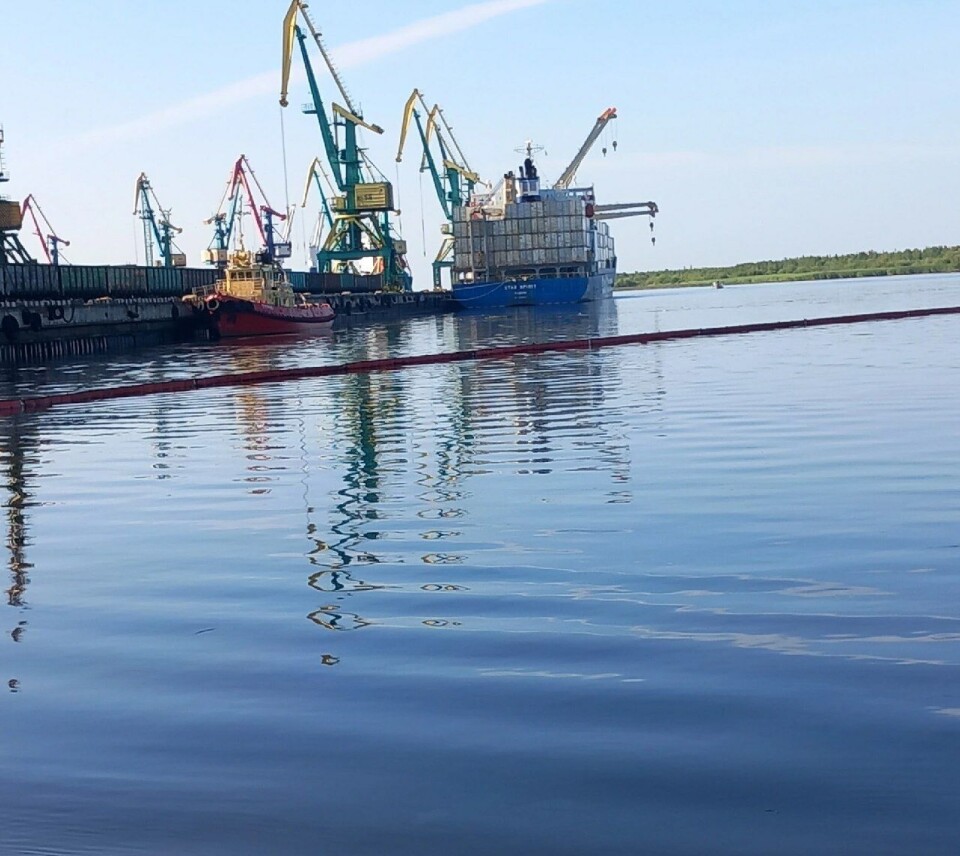 Место, где произошел разлив нефти.