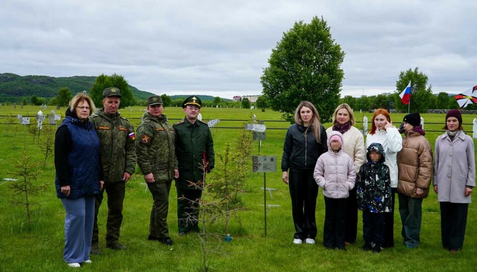 Military representatives and relatives of killed soldiers at the Pechenga 'memorial garden.'