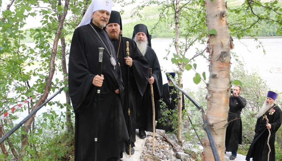 Like previous years, Metropolitan Mitrofan (left) visited the Church of Boris and Gleb together with Bishop Tarasii of Severomorsk (center). This year also Bishop Boris of Kostomuksha and Kem (right) attended the service.
