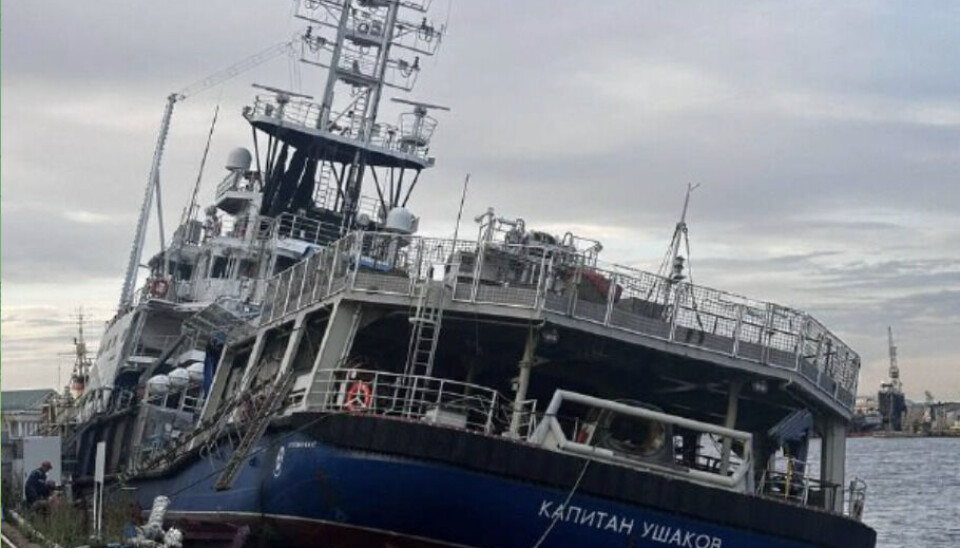 The Navy tug started to tilt in the evening on August 8. Efforts to save the vessel failed and the ship sank the next morning.