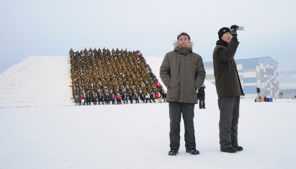 The North-Koreans records the event when they instructed the Norwegian military border guards during the event in Kirkenes.