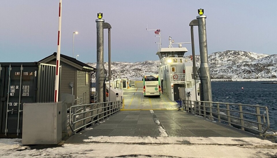 The M/F Vargsund operates the route from Klokkarøy to Kjerringholmen, linking the two islands of Kvaløya and Seiland in the Hammerfest municipality.
