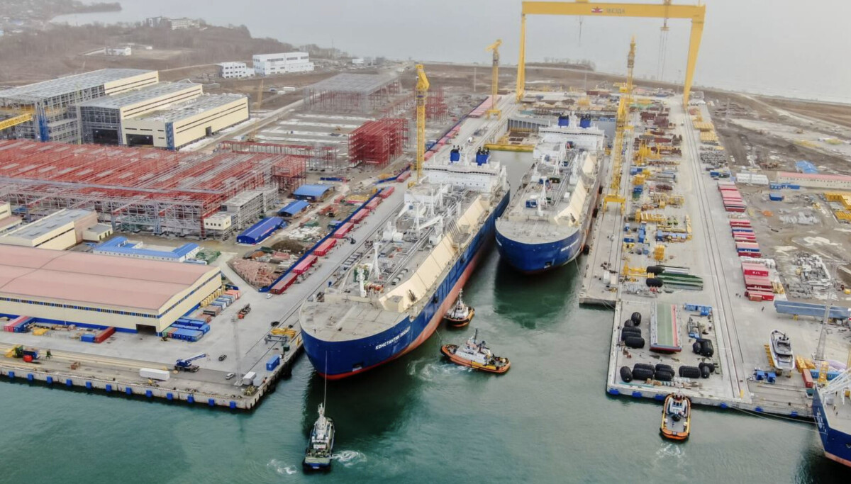 New Arctic carrier picks up first batch of sanctioned LNG