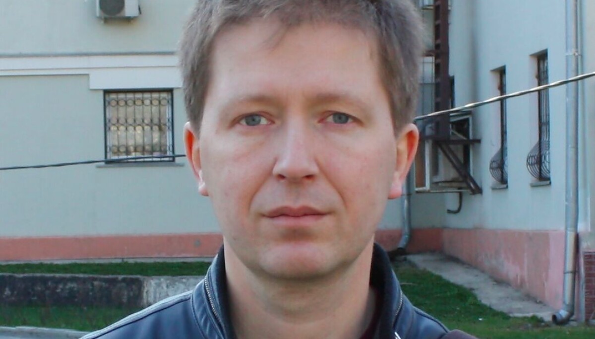 Moscow court jails investigative journalist in absentia